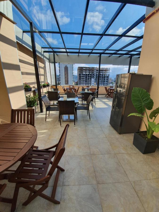 Blossom Hotel Batumi Eksteriør billede
